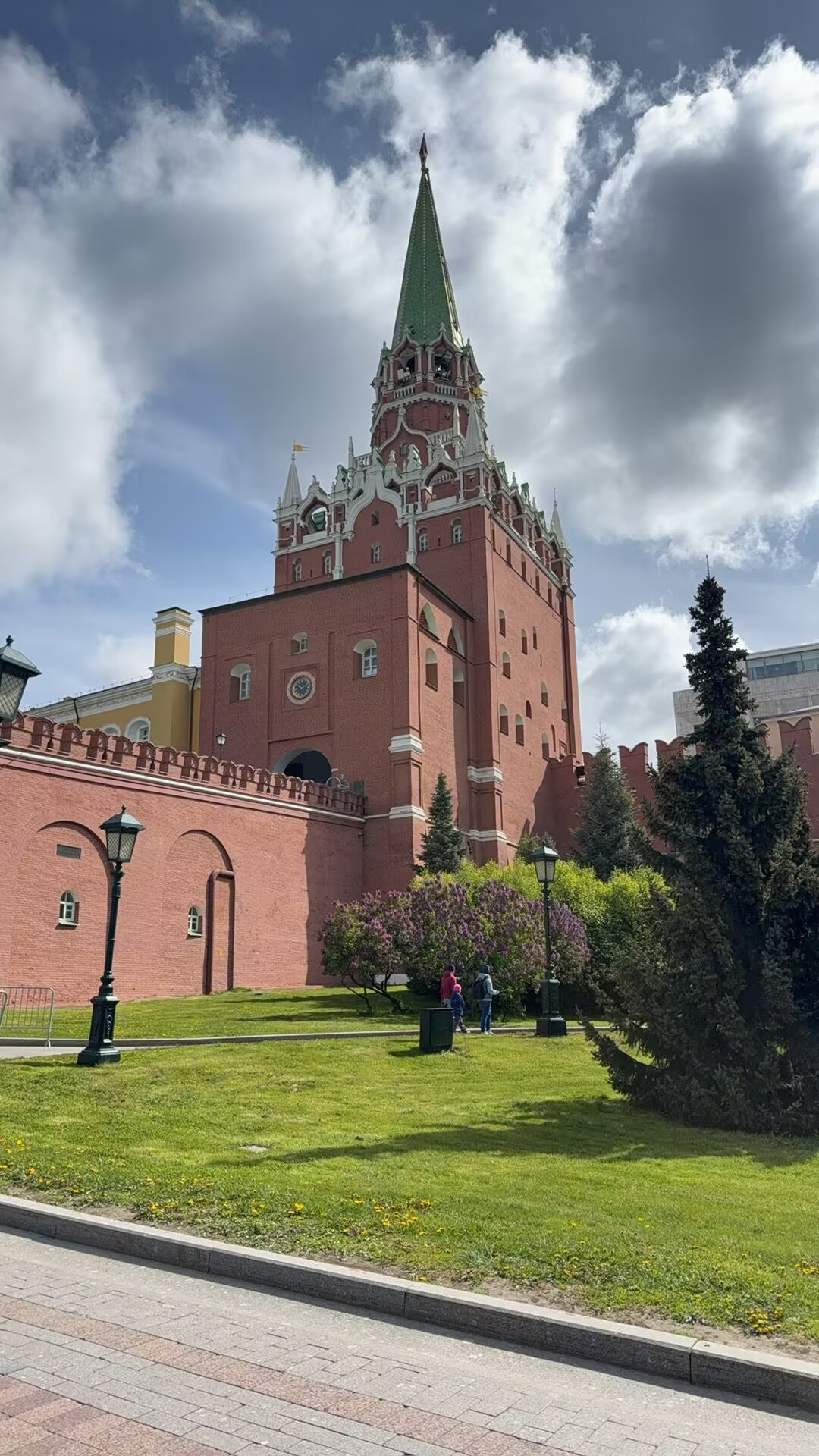 trien-lam-phu-tung-o-to-quoc-te-moscow-2025